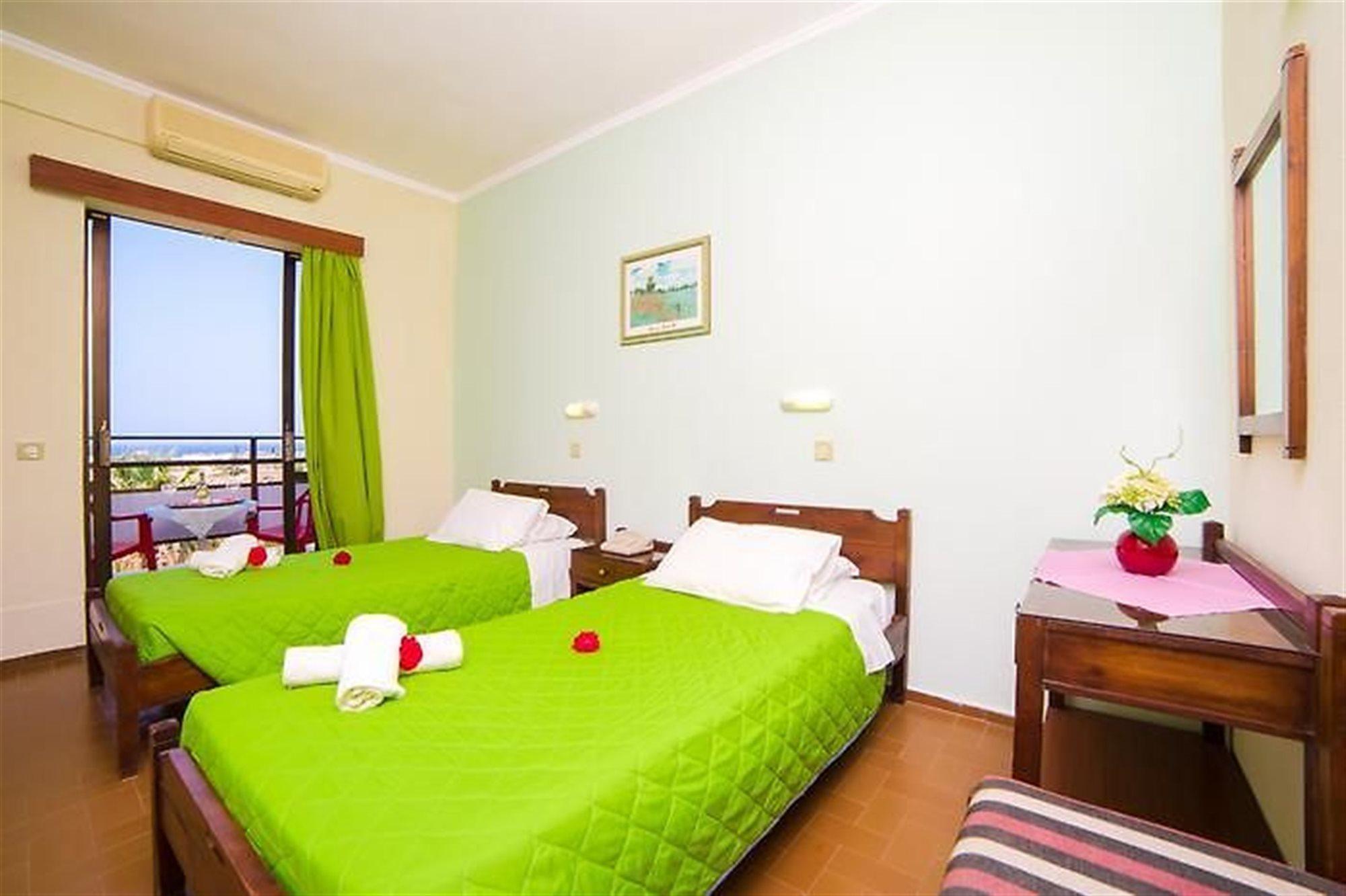 Triton Garden Hotel 玛利亚 外观 照片
