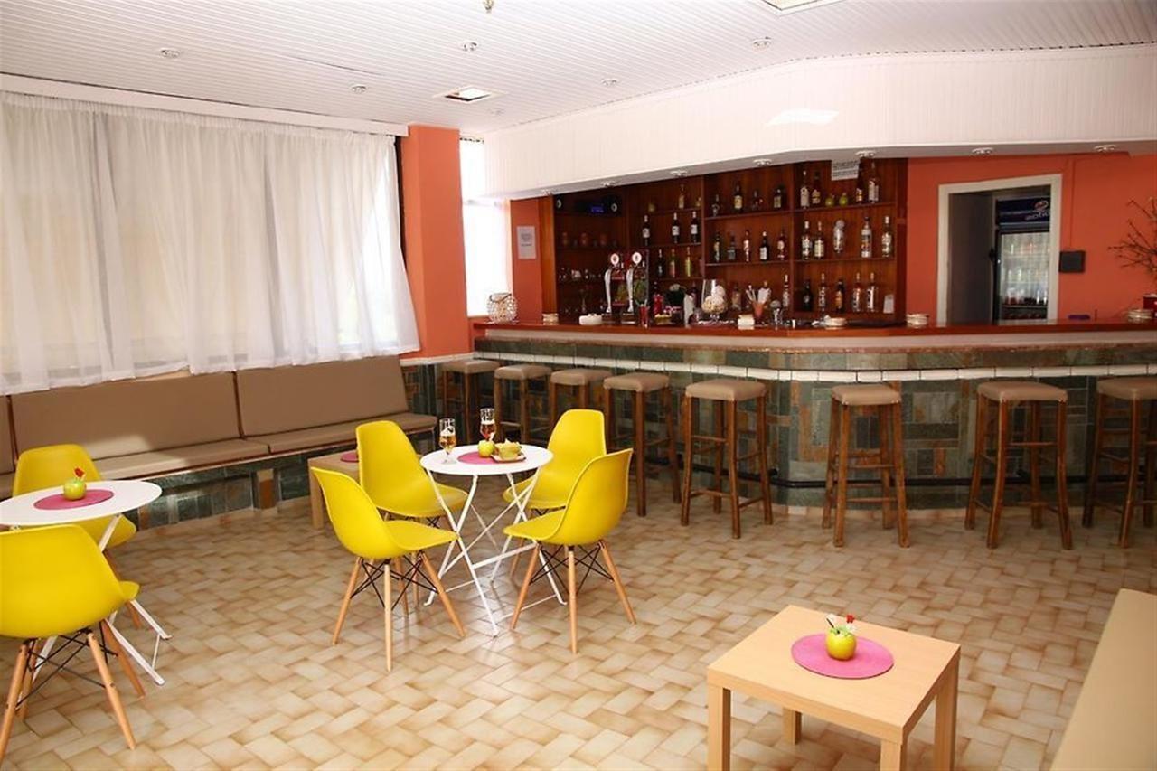 Triton Garden Hotel 玛利亚 外观 照片